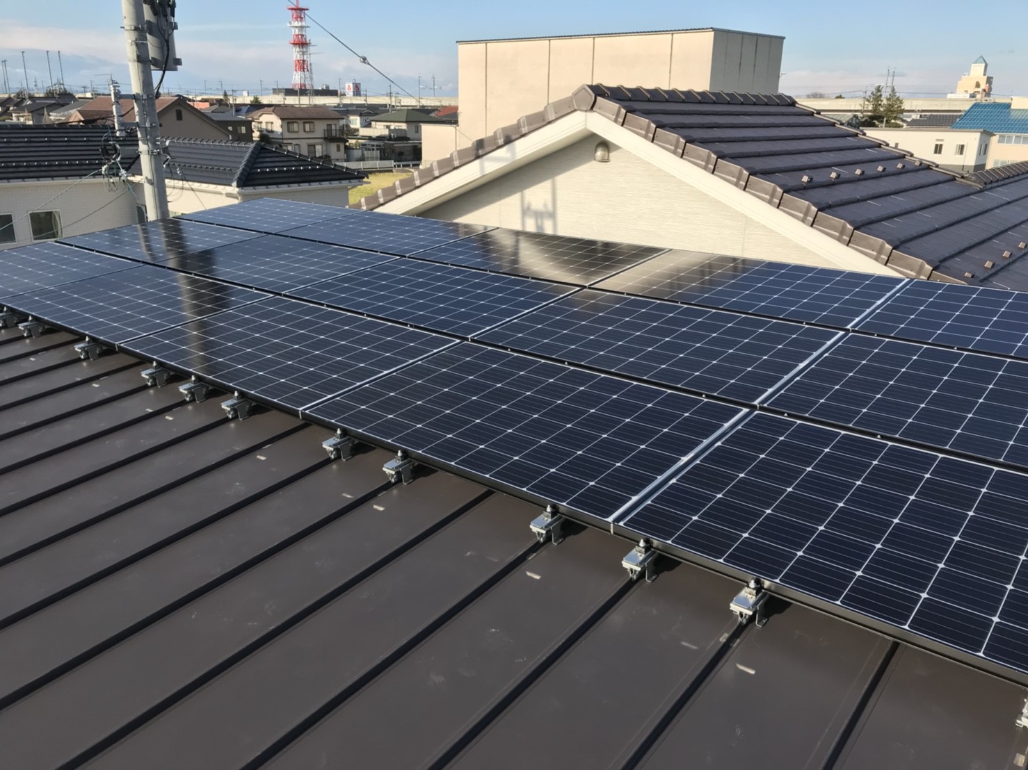 富山市太陽光パネル設置工事 金属屋根 - 新着情報｜富山県の太陽光発電・太陽光・ソーラーパネルの設置、ご相談は堀瓦工業へ